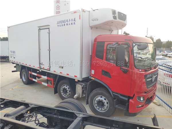 8米6新款东风天锦KR小三轴肉钩冷藏车厂家价格参数配置图片