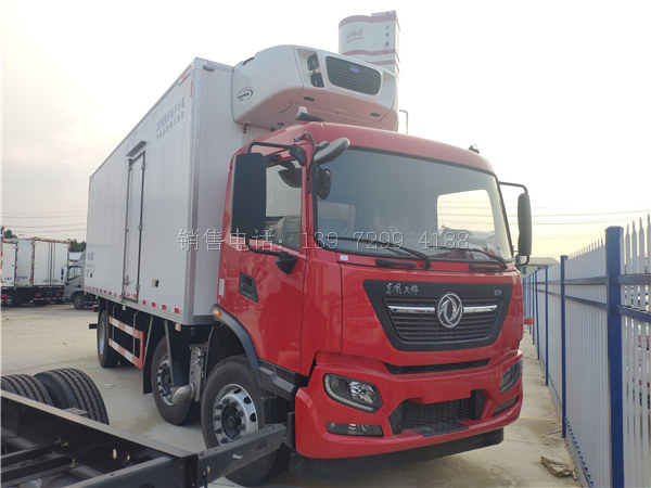 8米6新款东风天锦KR小三轴肉钩冷藏车厂家价格参数配置图片