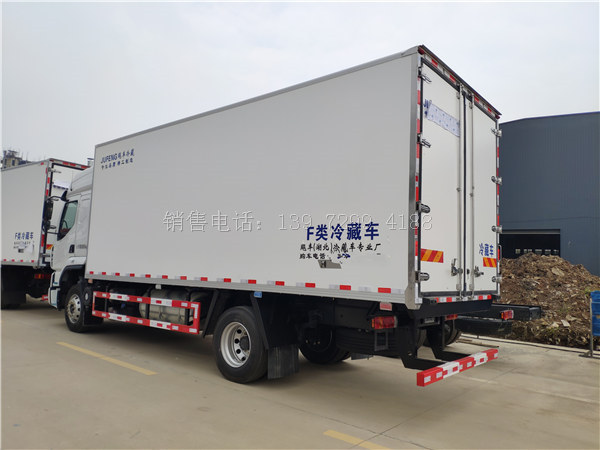 中型6米8国6柳汽乘龙H5单桥肉钩冷藏车厂家价格配置图片