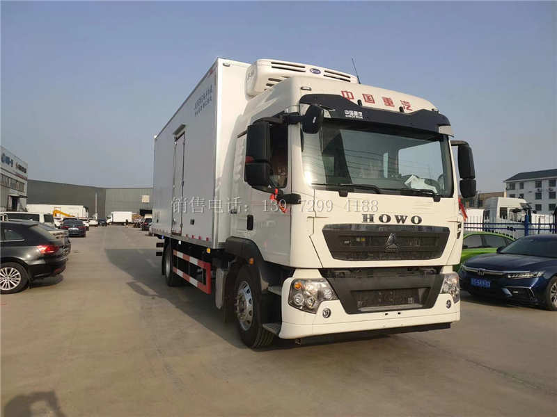 中型新款6米8单桥重汽豪沃TX5肉钩冷藏车厂家价格配置图片