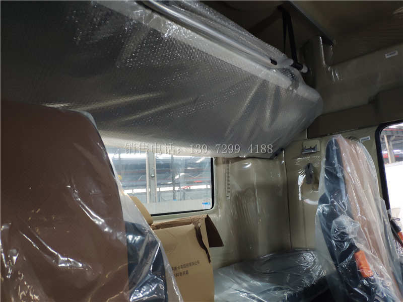 中型新款6米8单桥重汽豪沃TX5肉钩冷藏车厂家价格配置图片