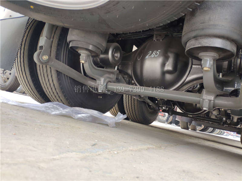 2021年新款气囊桥9米6重汽汕德卡G7前四后八冷藏车鉴赏