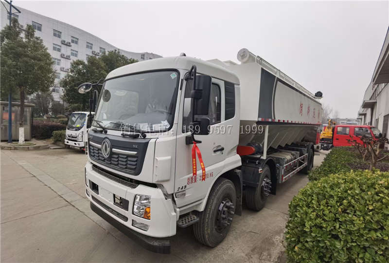 湖北随州东风天锦饲料车哪家最好-天锦小三轴饲料车一台多少钱