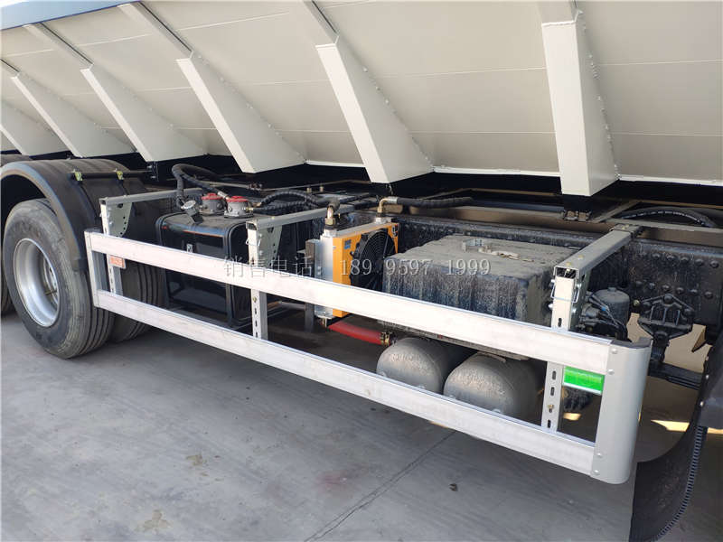 东风天龙散装饲料车厂家-前四后八饲料车配置-铝合金散装饲料运输车价格