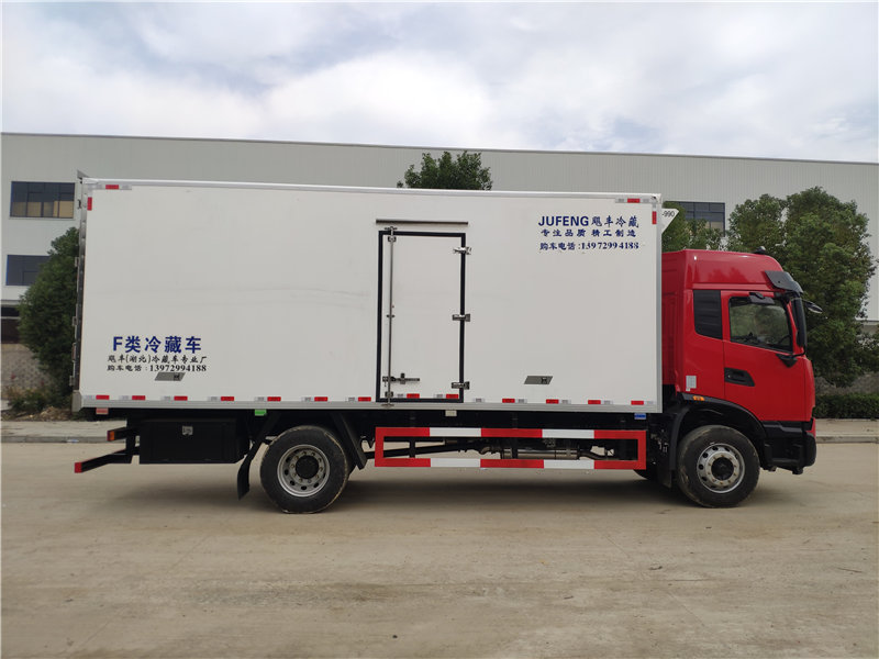 6米8冷藏车多少钱一台?6米8东风天锦冷藏车厂家报价
