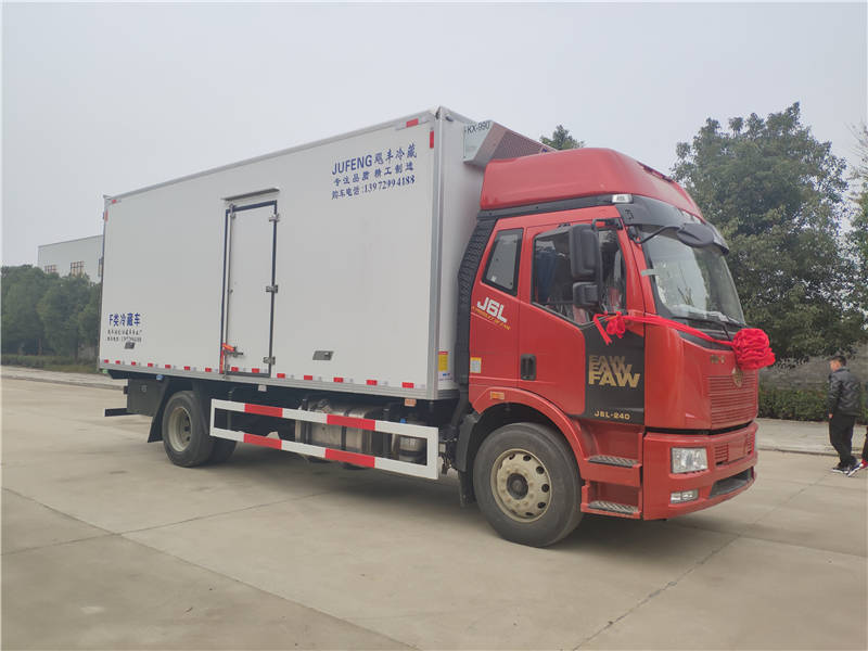 6米8冷藏车多少钱一台?6米8东风天锦冷藏车厂家报价