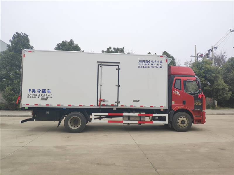 6米8冷藏车多少钱一台?6米8东风天锦冷藏车厂家报价