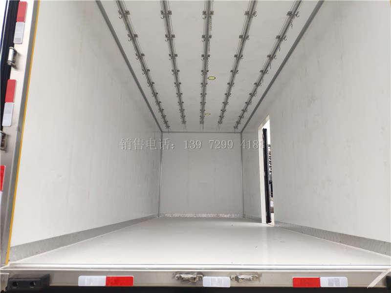 高顶江淮格尔发6米8冷藏车