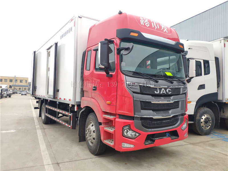 高顶江淮格尔发6米8冷藏车