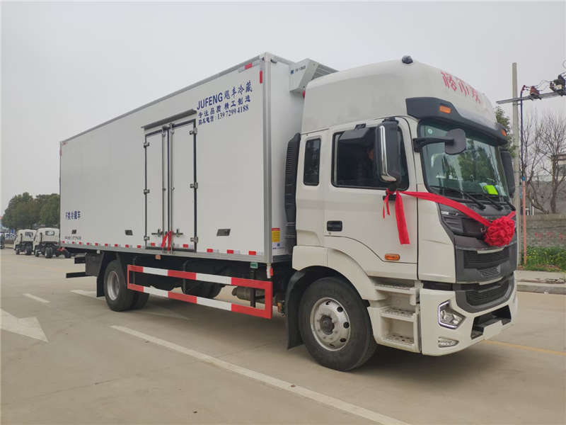 江淮格尔发7米8冷藏车