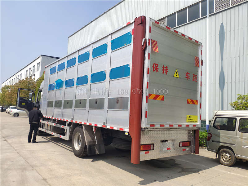 国六福田铝合金拉猪运输车