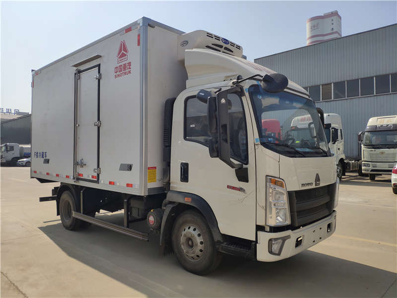 重汽轻卡冷藏车图片