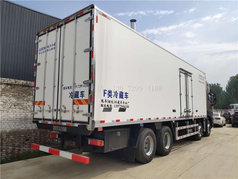 东风天龙前四后八冷藏车运输车