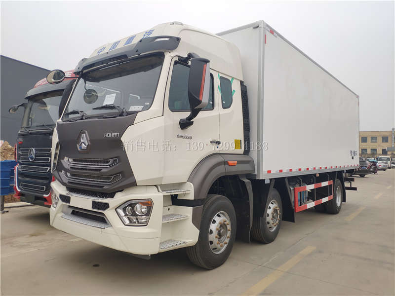 国六重汽豪翰小三轴9米6冷藏车配置价格