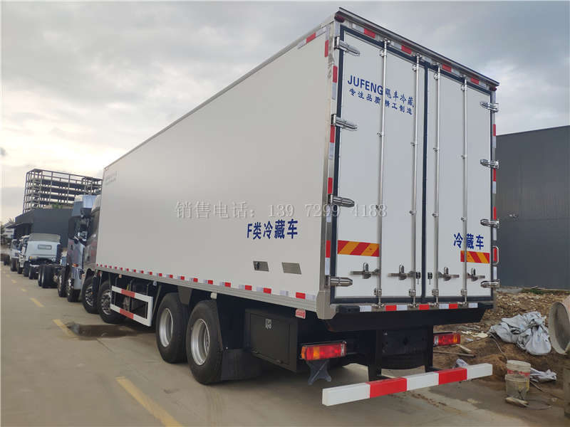 国六福田欧曼EST(自动挡)前四后八9米6冷藏车
