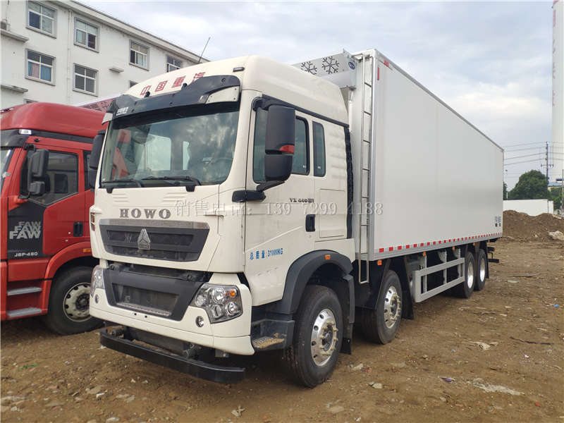 国六重汽豪沃TX前四后八9米6冷藏车