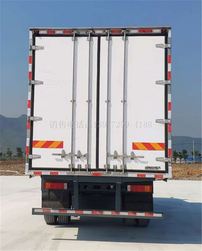 国六柳汽乘龙高顶双卧6米8冷藏车价格