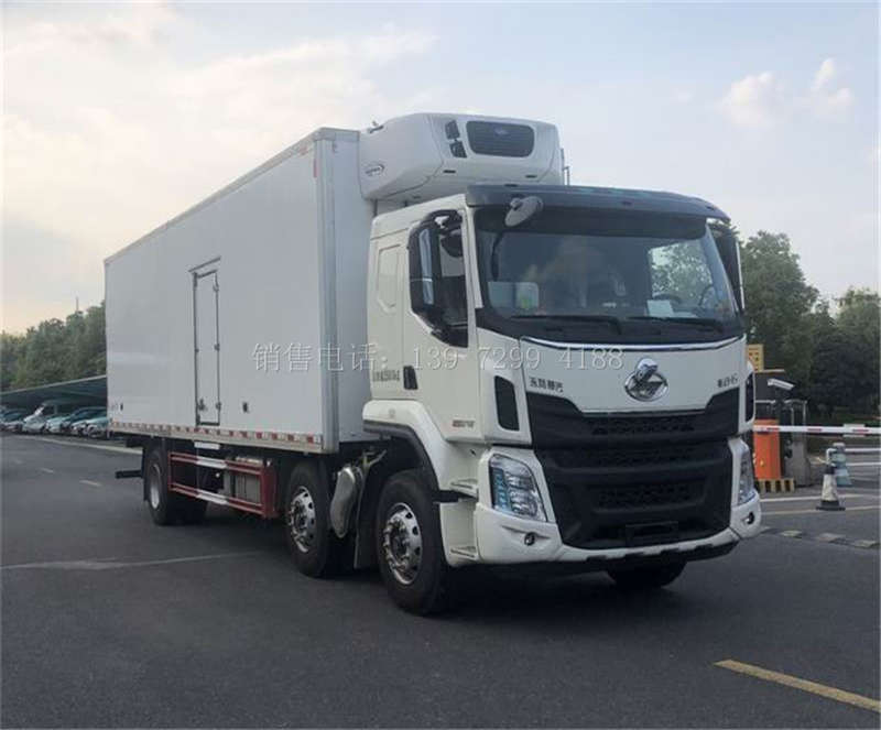 国六柳汽乘龙小三轴9米6冷藏车价格