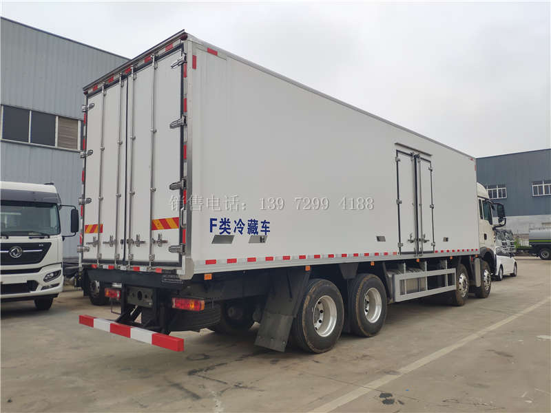 中国重汽豪沃大型冷藏车