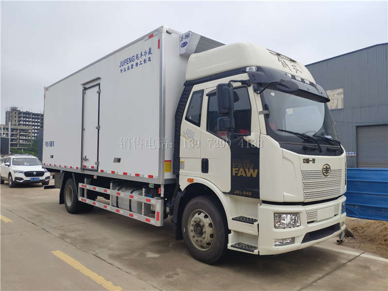 国六解放j6l冷藏车6米8肉勾车