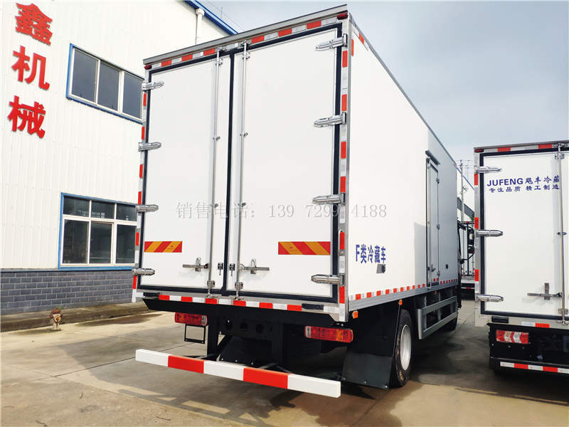 国六解放JK6肉钩6米8冷藏车价格图片