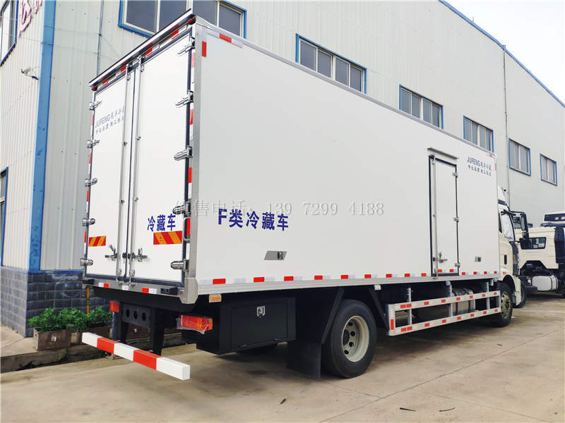 国六解放J6L肉钩6米8冷藏车价格图片