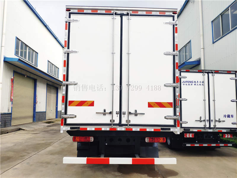 国六解放JK6肉钩6米8冷藏车价格图片