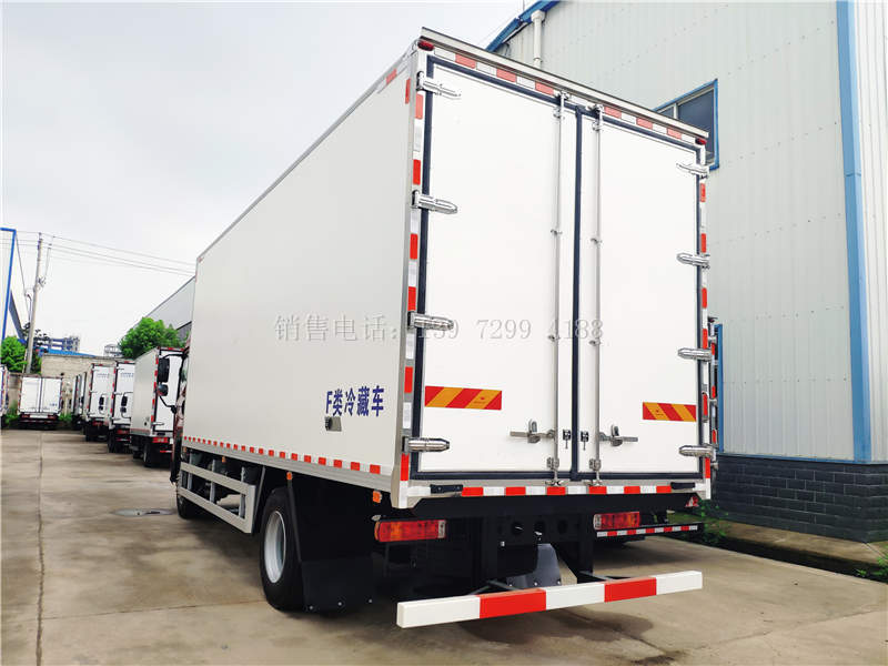 国六解放JK6肉钩6米8冷藏车价格图片