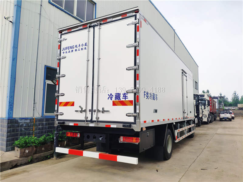 国六解放J6L肉钩6米8冷藏车价格图片