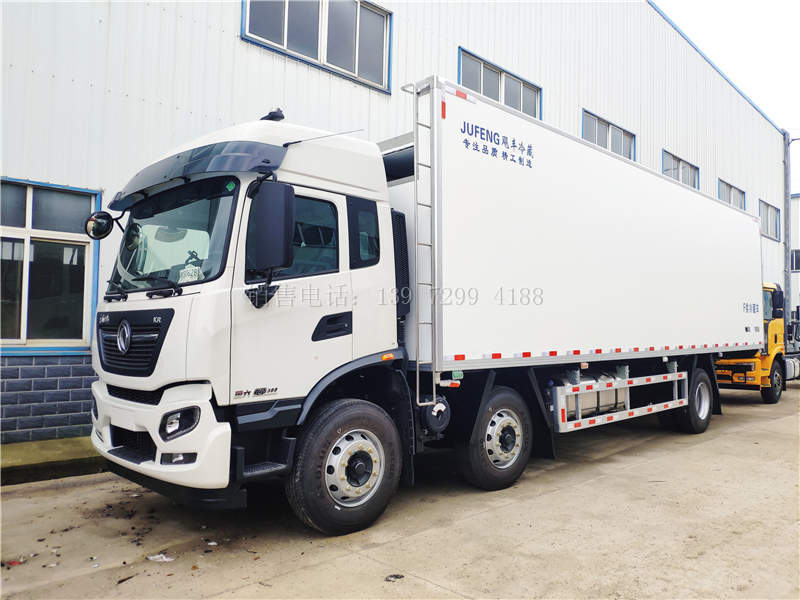 东风天锦kr三轴9米6冷藏车