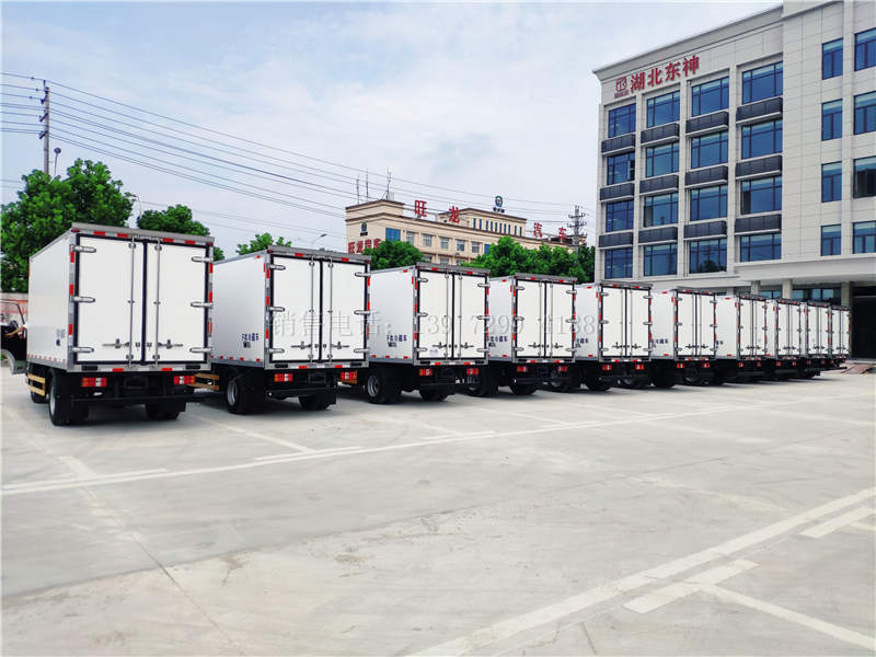 国六10台江铃顺达蓝牌4米2冷藏车发车