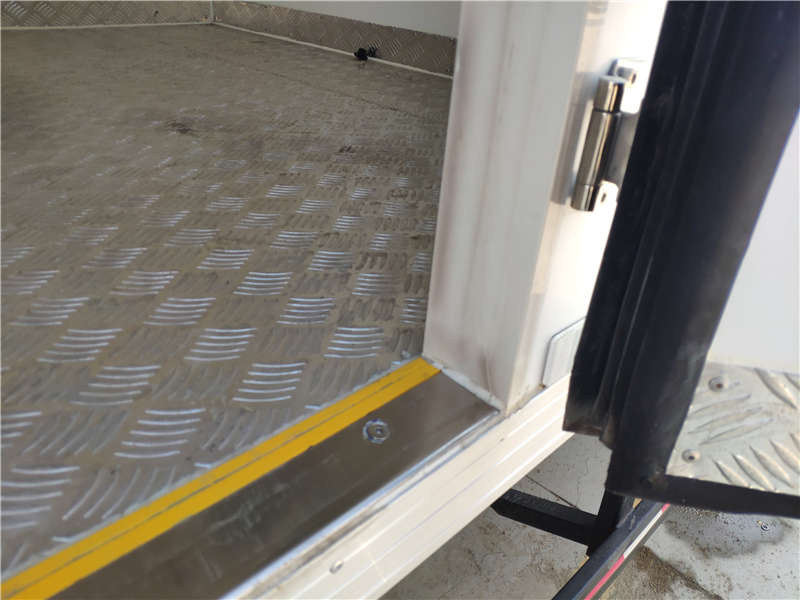 2021年销冠车型国六福田奥铃速运4米2冷藏车