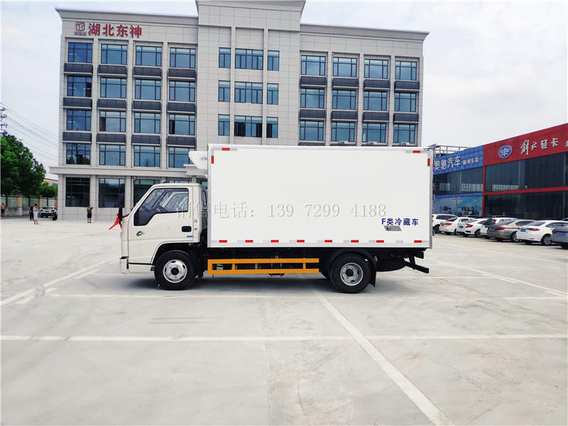 国六10台江铃顺达蓝牌4米2冷藏车发车