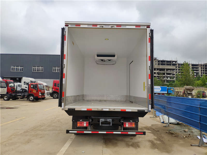 4米2重汽豪沃冷藏车价格正规全国热销