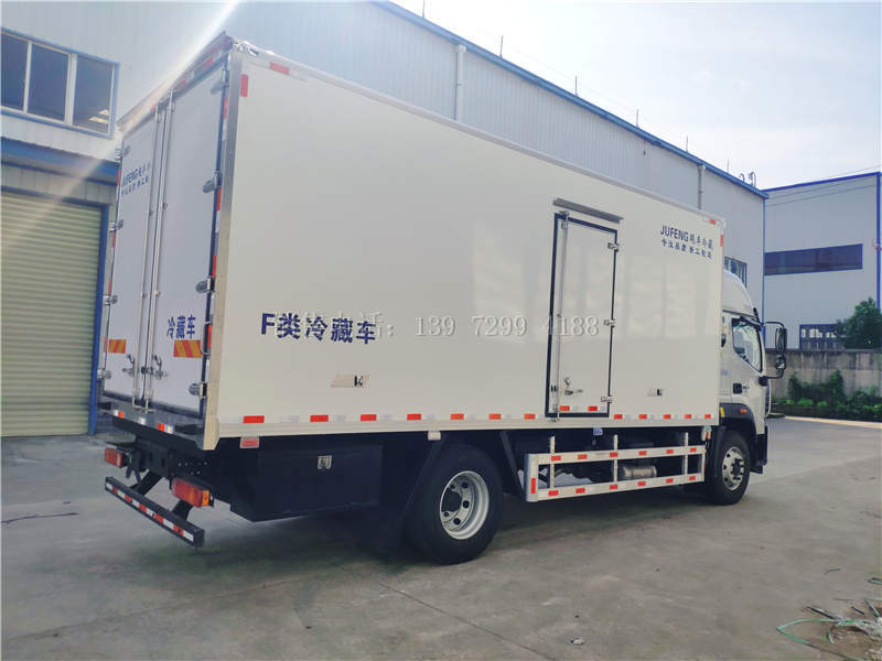 福田欧马可冷藏车6.8米图片