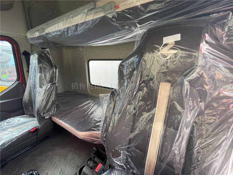 新款东风柳汽乘龙H5高顶双卧7米8保温冷藏车价格图片