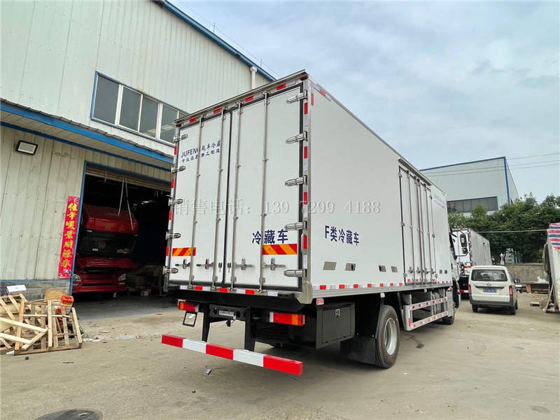 新款东风柳汽乘龙H5高顶双卧7米8保温冷藏车价格图片