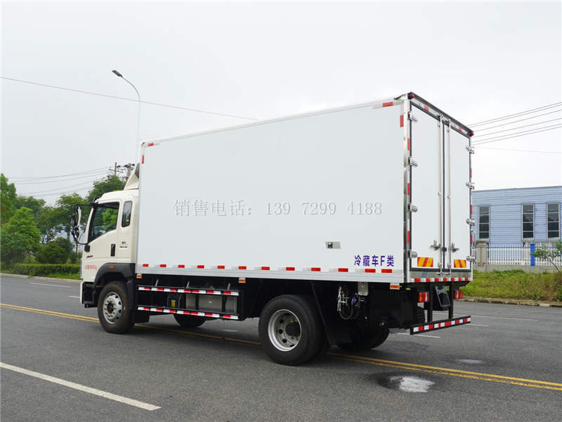 国六重汽豪沃G5X排半5米8保温冷藏运输车详述