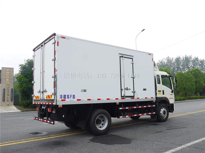 国六重汽豪沃G5X排半5米8保温冷藏运输车详述