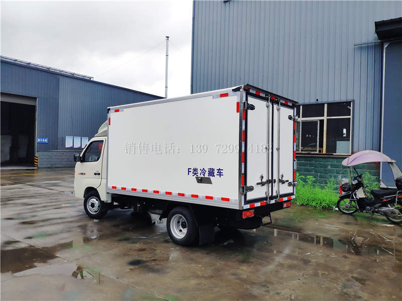 购买小型福田祥菱M1冷藏车好,还是租用好?