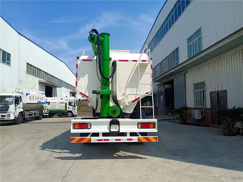 国六东风天锦KR小三轴35方散装饲料罐车详解