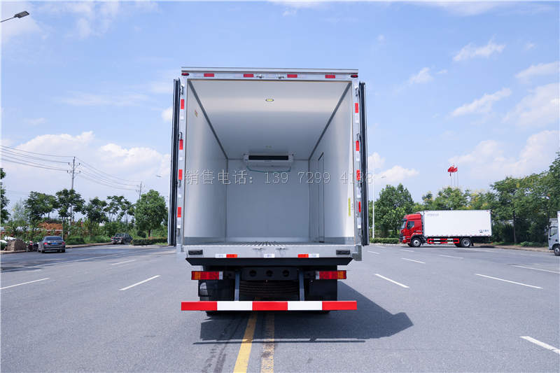 国六东风天锦KR6.8米康明斯260马力冷藏车价格