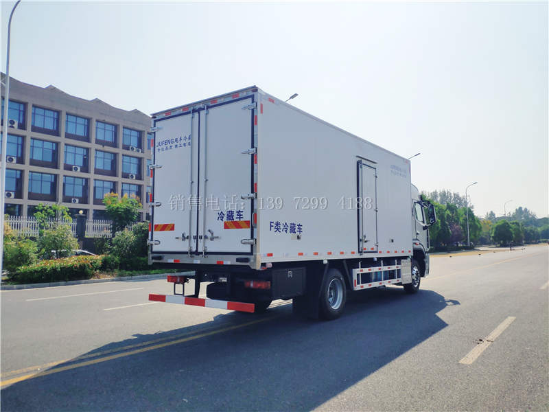 国六6米8重汽豪沃N5G冷藏车价格