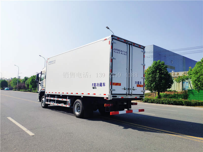 国六6米8重汽豪沃N5G冷藏车价格