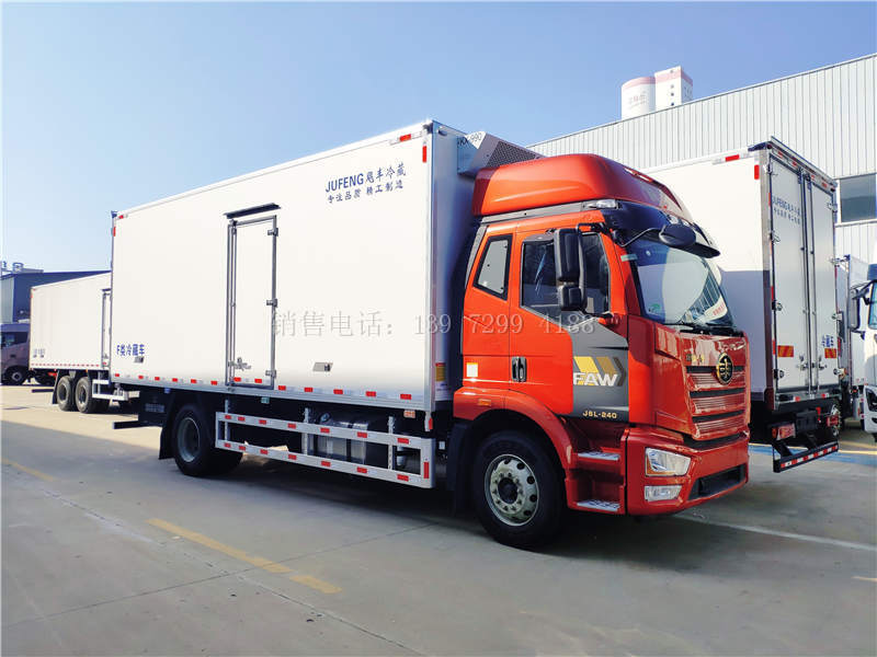 一汽解放J6L尊享版平地板260马力6米8冷藏车价格