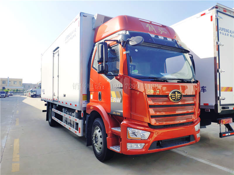 一汽解放J6L尊享版平地板260马力6米8冷藏车价格