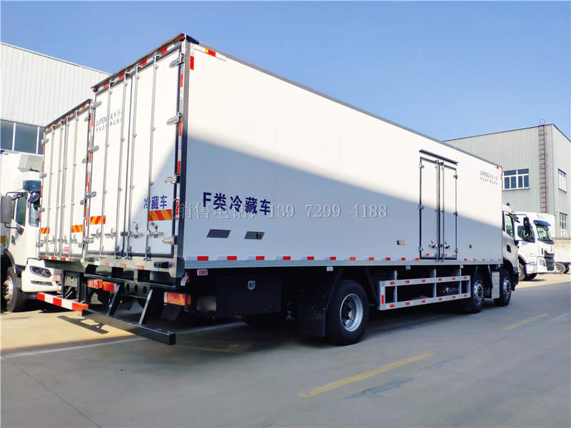 9米6东风天锦KR龙擎300马力小三轴冷藏车价格