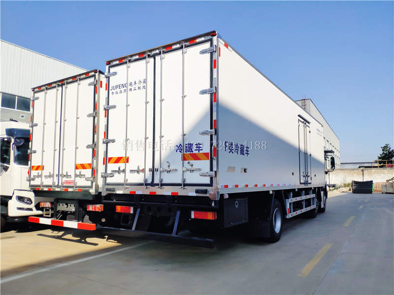 9米6东风天锦KR龙擎300马力小三轴冷藏车价格