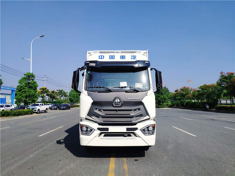 德国曼250马力重汽豪沃N5G6米8冷藏车价格