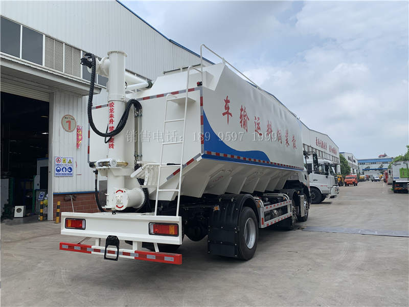 15吨东风天锦KR小三轴散装饲料运输车价格